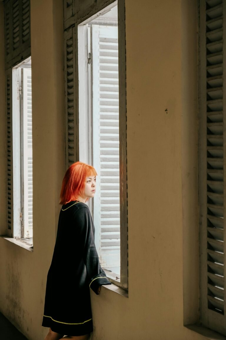 Dor crônica e emoções: a conexão real entre corpo e mente na dor que não passa
