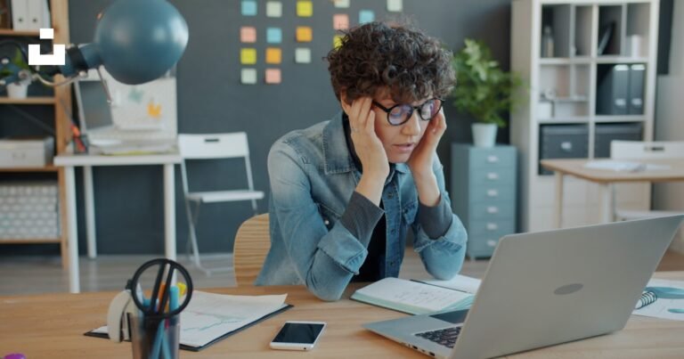 Home office e dor nas costas: por que acontece, o que fazer no dia a dia e quando procurar fisioterapeuta